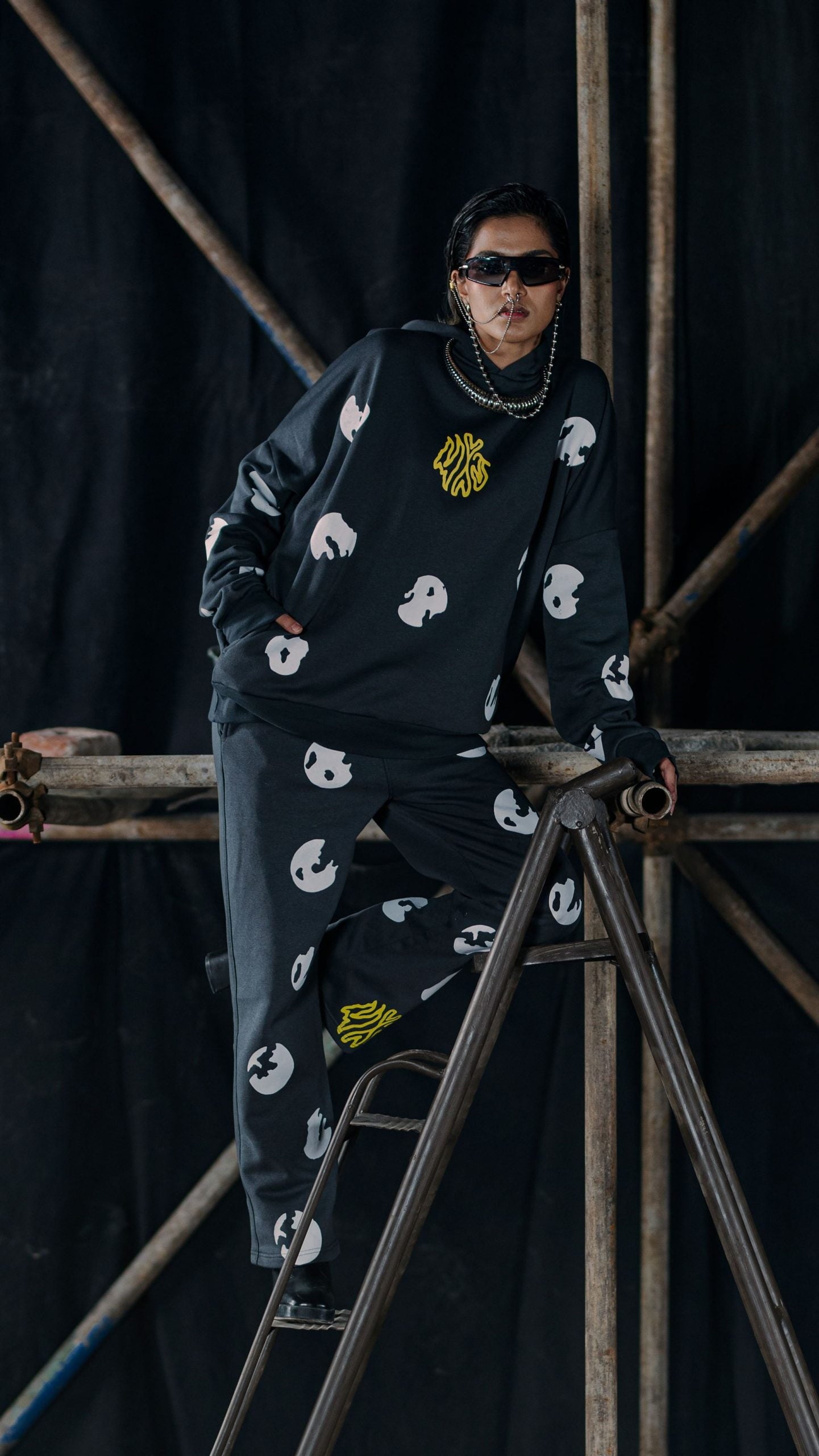 ART KA LEA LARO HOODIE