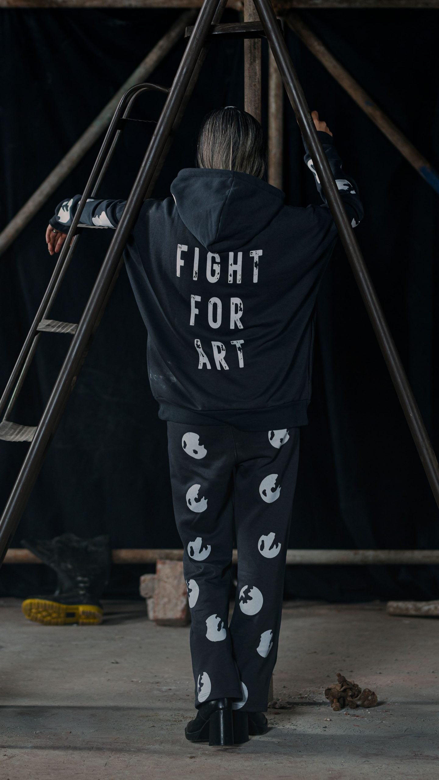 ART KA LEA LARO HOODIE