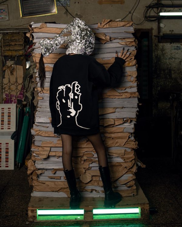 TU PORTRAIT SWEAT SHIRT